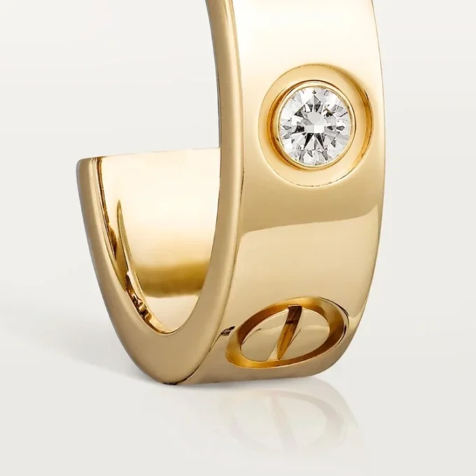 B8022900-Love-Earrings-2-Diamonds