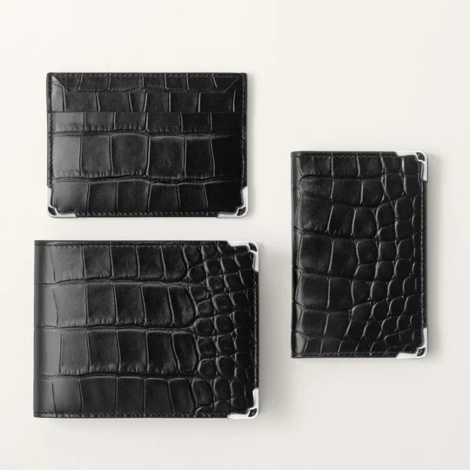 Card Holder, Must
