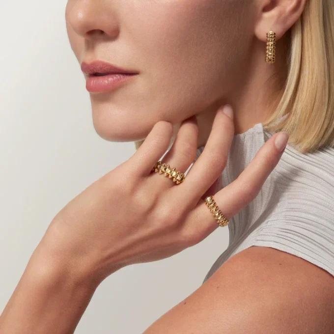 Clash De Cartier Ring, Medium Model Clash De Cartier Ring, Medium Model