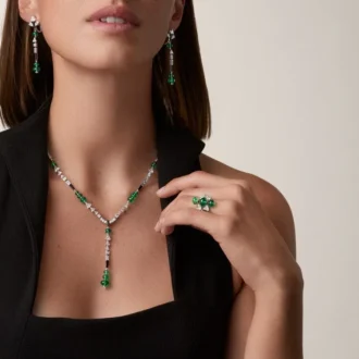 En Equilibre Necklace, Emerald, Paved