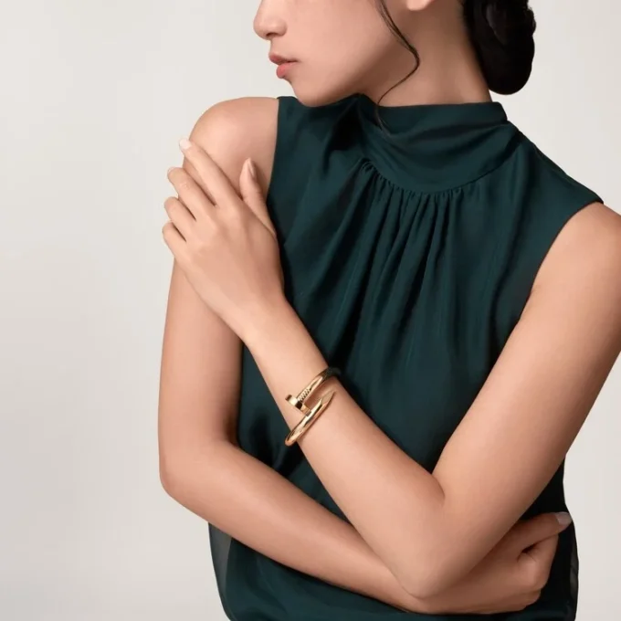 Juste Un Clou Bracelet, Extra-Large Model Juste Un Clou Bracelet, Extra-Large Model
