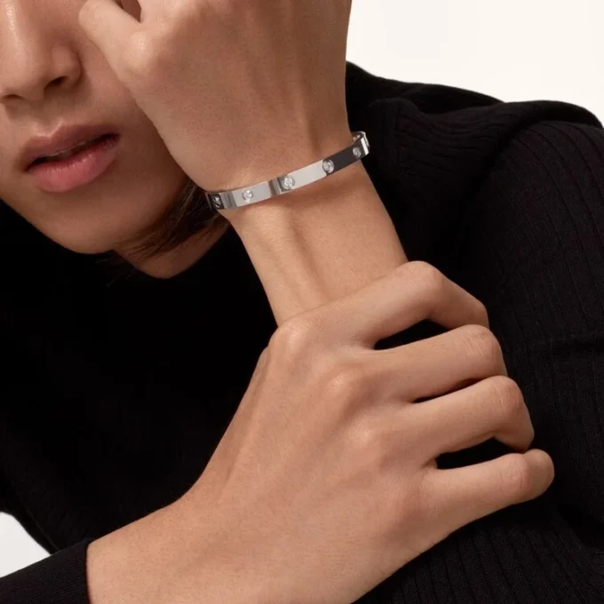 Love Bracelet, Classic Model,10 Diamonds Love Bracelet, Classic Model,10 Diamonds