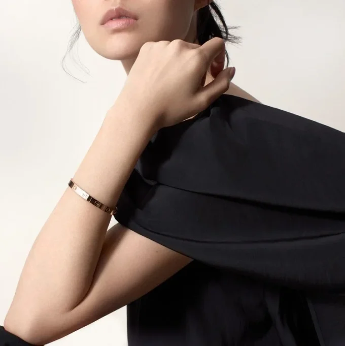 Love Bracelet, Classic Model