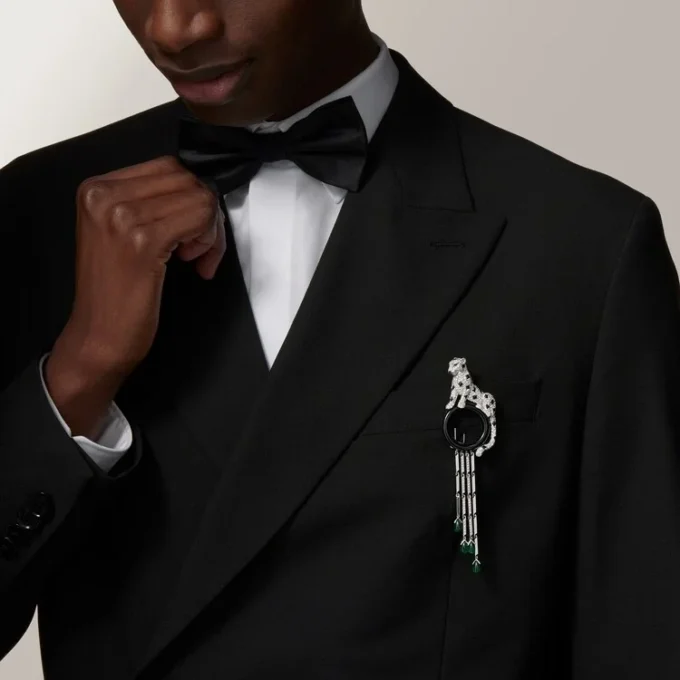 Panthere De Cartier Brooch – White Gold, Emeralds, Onyx, Diamonds – Cartier Panthere De Cartier Brooch – White Gold, Emeralds, Onyx, Diamonds – Cartier