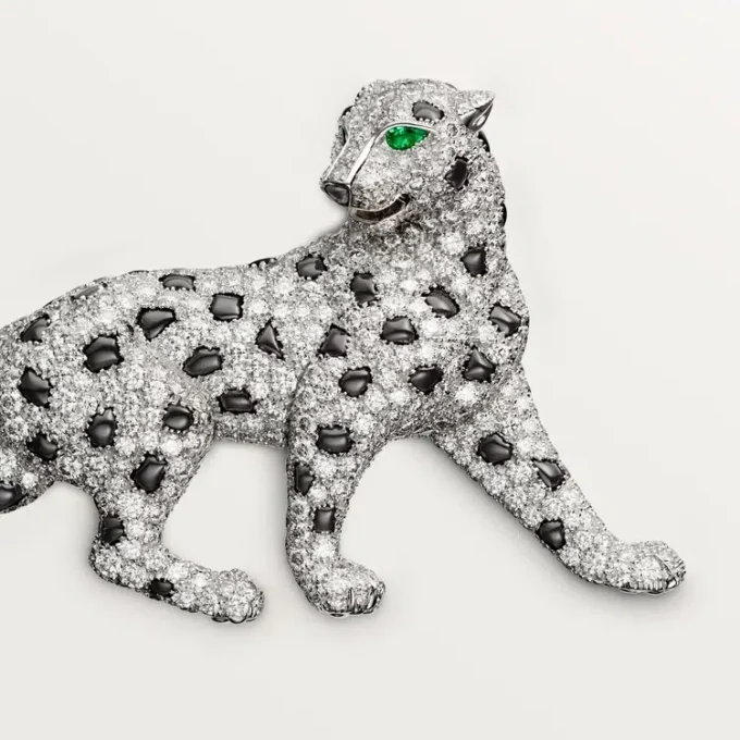 Panthere De Cartier Brooch – White Gold, Emeralds, Onyx, Diamonds – Cartier Panthere De Cartier Brooch – White Gold, Emeralds, Onyx, Diamonds – Cartier