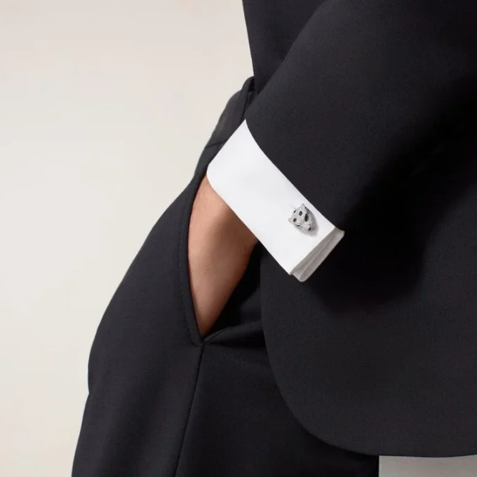 Panthere De Cartier Cufflinks – Rhodiumized White Gold, Diamonds, Emeralds, Onyx – Cartier Panthere De Cartier Cufflinks – Rhodiumized White Gold, Diamonds, Emeralds, Onyx – Cartier