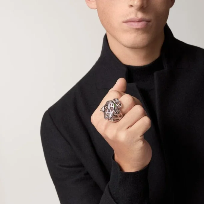 Panthere De Cartier Ring – Non-Rhodiumized White Gold, Tsavorite Garnets, Onyx – Cartier Panthere De Cartier Ring – Non-Rhodiumized White Gold, Tsavorite Garnets, Onyx – Cartier