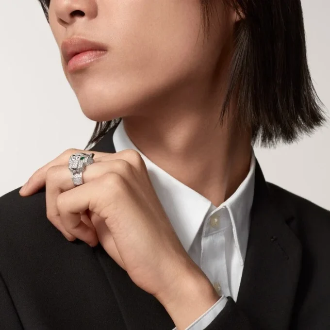 Panthere De Cartier Ring – White Gold, Diamonds, Emeralds, Onyx – Cartier Panthere De Cartier Ring – White Gold, Diamonds, Emeralds, Onyx – Cartier