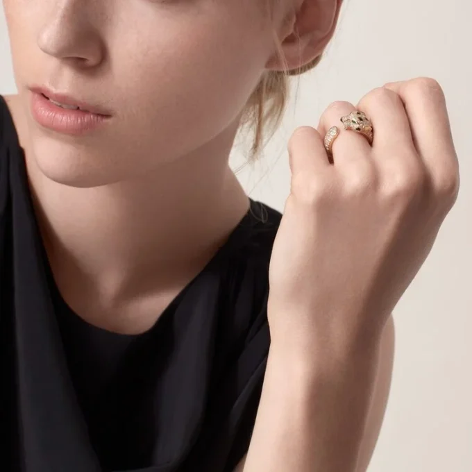Panthere De Cartier Ring – Yellow Gold, Emeralds, Onyx, Diamonds – Cartier Panthere De Cartier Ring – Yellow Gold, Emeralds, Onyx, Diamonds – Cartier