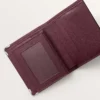 Wallet, Must