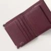 Wallet, Must