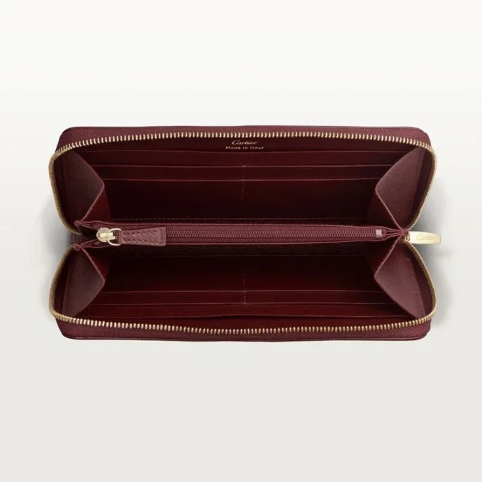 Zipped International Wallet, Must De Cartier – Burgundy Calfskin, Golden Finish – Cartier Zipped International Wallet, Must De Cartier – Burgundy Calfskin, Golden Finish – Cartier