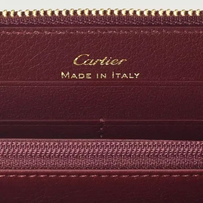 Zipped International Wallet, Must De Cartier – Burgundy Calfskin, Golden Finish – Cartier Zipped International Wallet, Must De Cartier – Burgundy Calfskin, Golden Finish – Cartier
